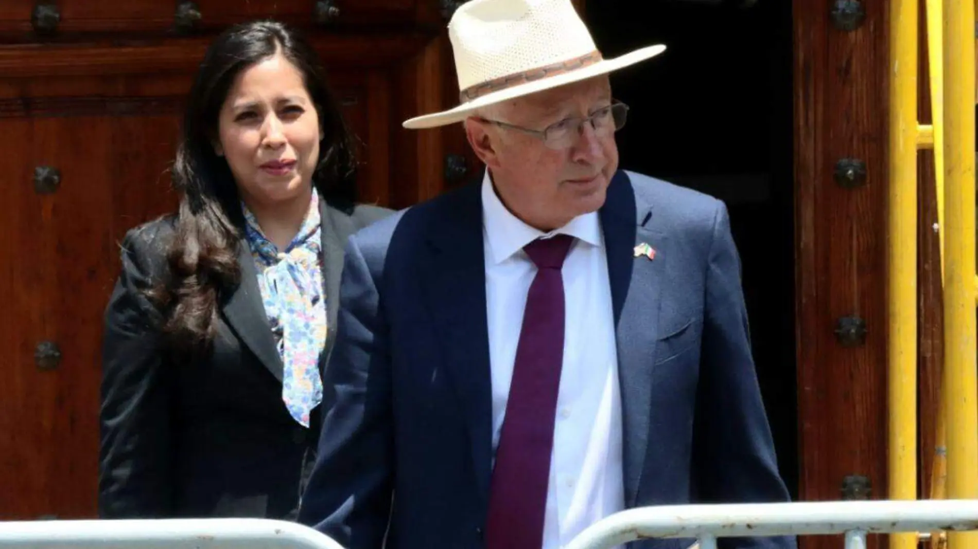 Festeja Ken Salazar inversión en sureste mexicano